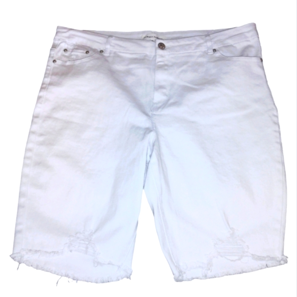 Almost Famous Plus Size 20 Distressed Destroyed White Denim Jean Shorts NWT
